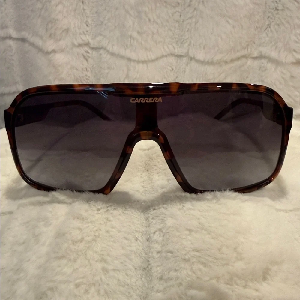 ✨SALE✨ *UNISEX* Carrera Tortoise Shell Sunglasses - Picture 2 of 6